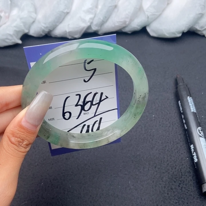 石英质玉（非洲翠）手镯未镶嵌5