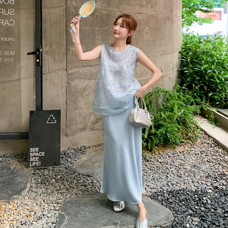 浅蓝色新中式国风刺绣碎花套装裙女夏2025新款巨好看半身裙两件套
