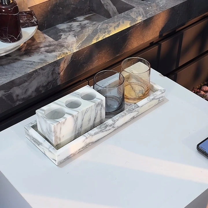 方款大花白3311。ppppp