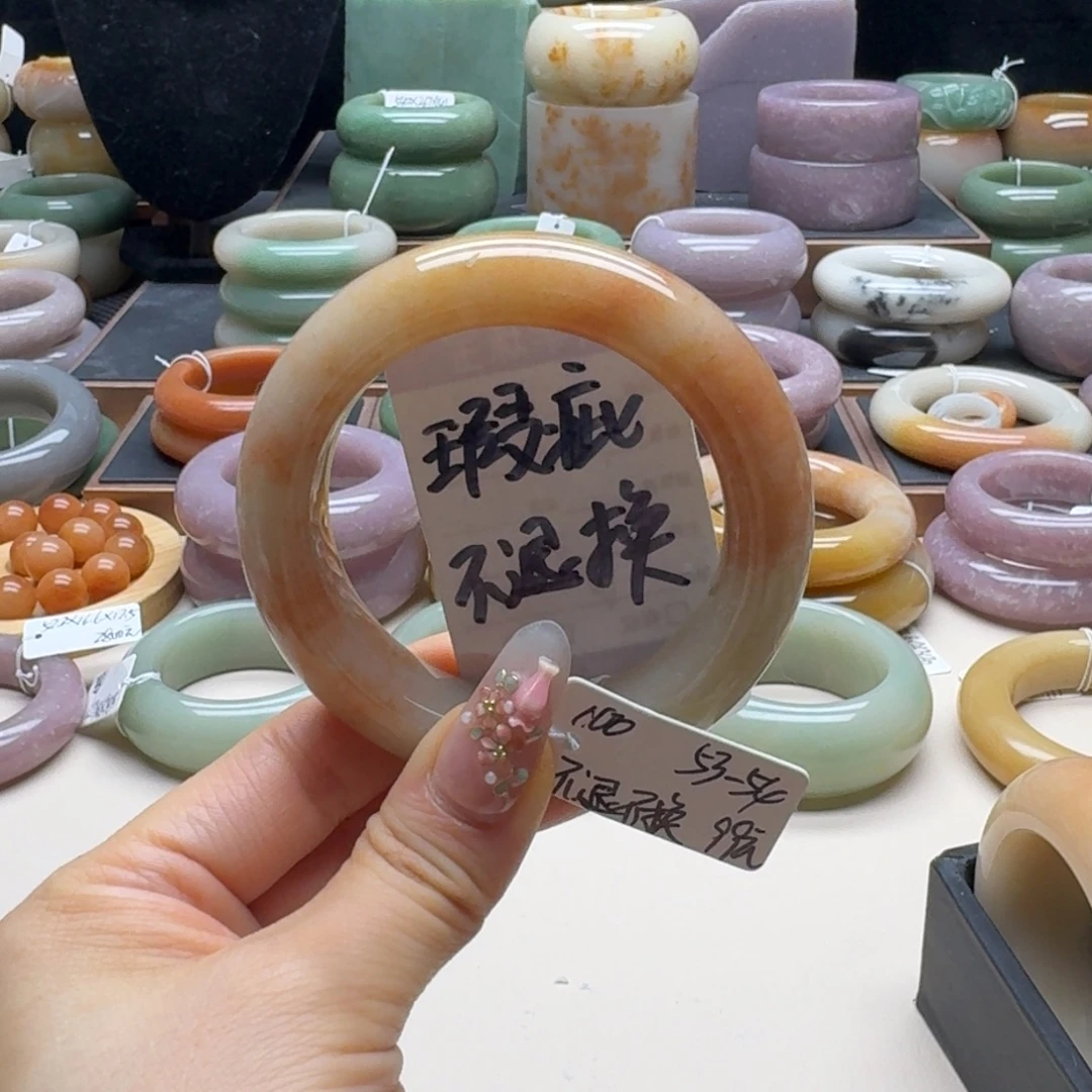 石英岩玉未镶嵌手镯