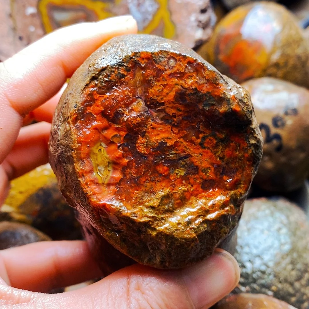 未镶嵌定制玛瑙清**月玛瑙原石定制不退不换