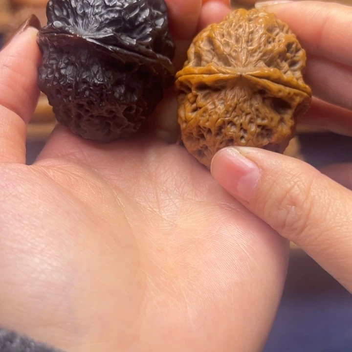 文玩核桃吊坠七彩云龙