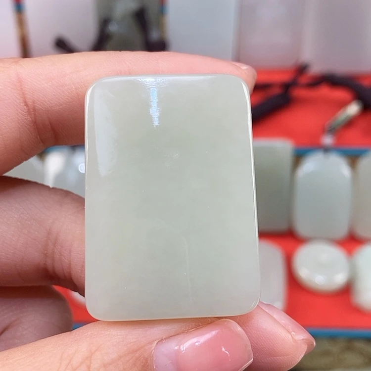 【闪购商品】颈饰未镶嵌和田玉