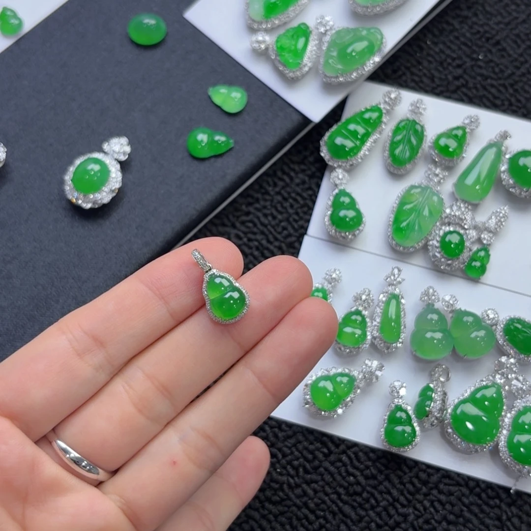 菲***儿翡翠18K金镶嵌吊坠(不含链)葫芦