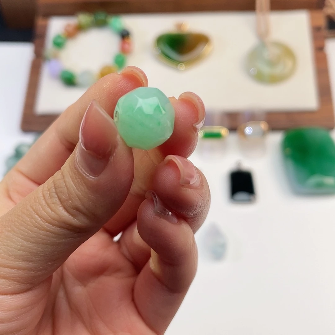 翡翠散珠果绿单珠