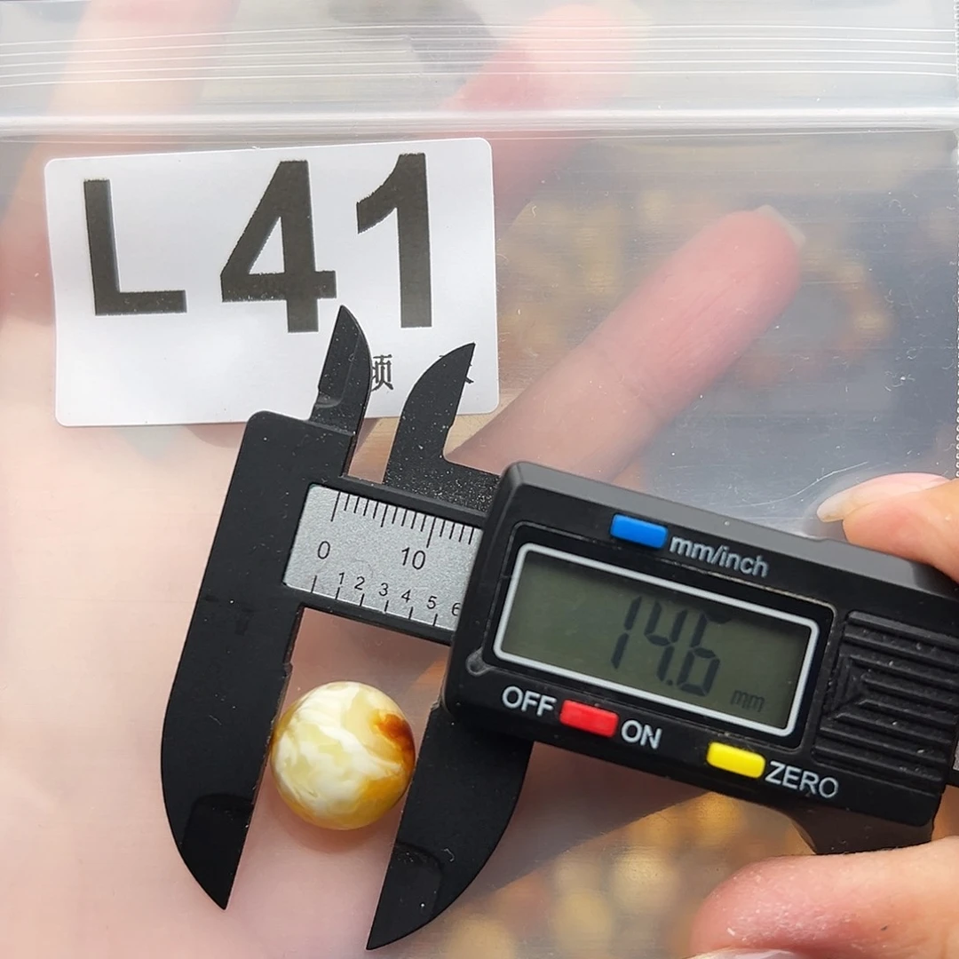 未镶嵌琥珀裸石14