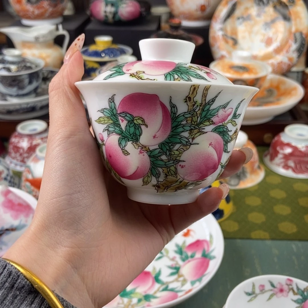 陶瓷的设计师是一个