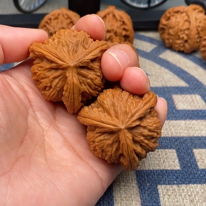 吊坠文玩核桃望**.三棱