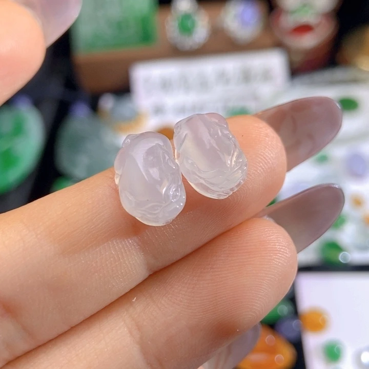 翡翠未镶嵌颈饰福利