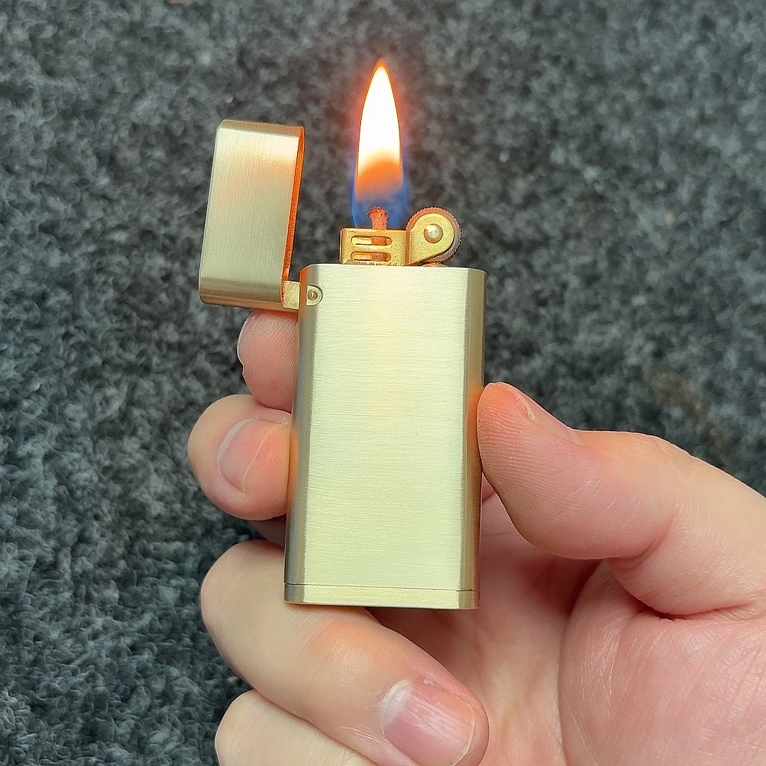 薄款黄铜砂轮煤油打火机 轻薄黄铜一体掏空砂轮打火机 包邮
