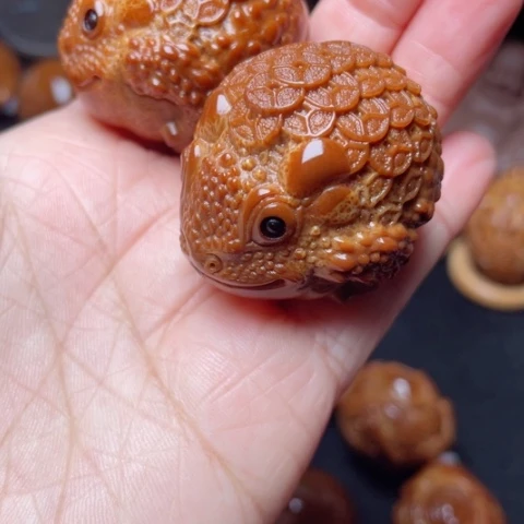 【闪购商品】手串/手链橄榄核37左右金币金蝉手球