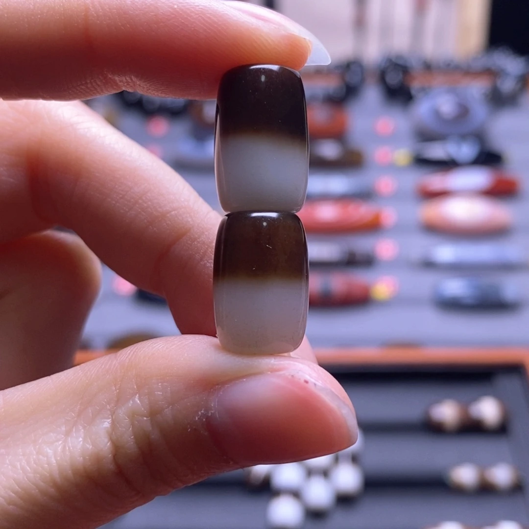 玛瑙/玉髓颈饰未镶嵌迷****管