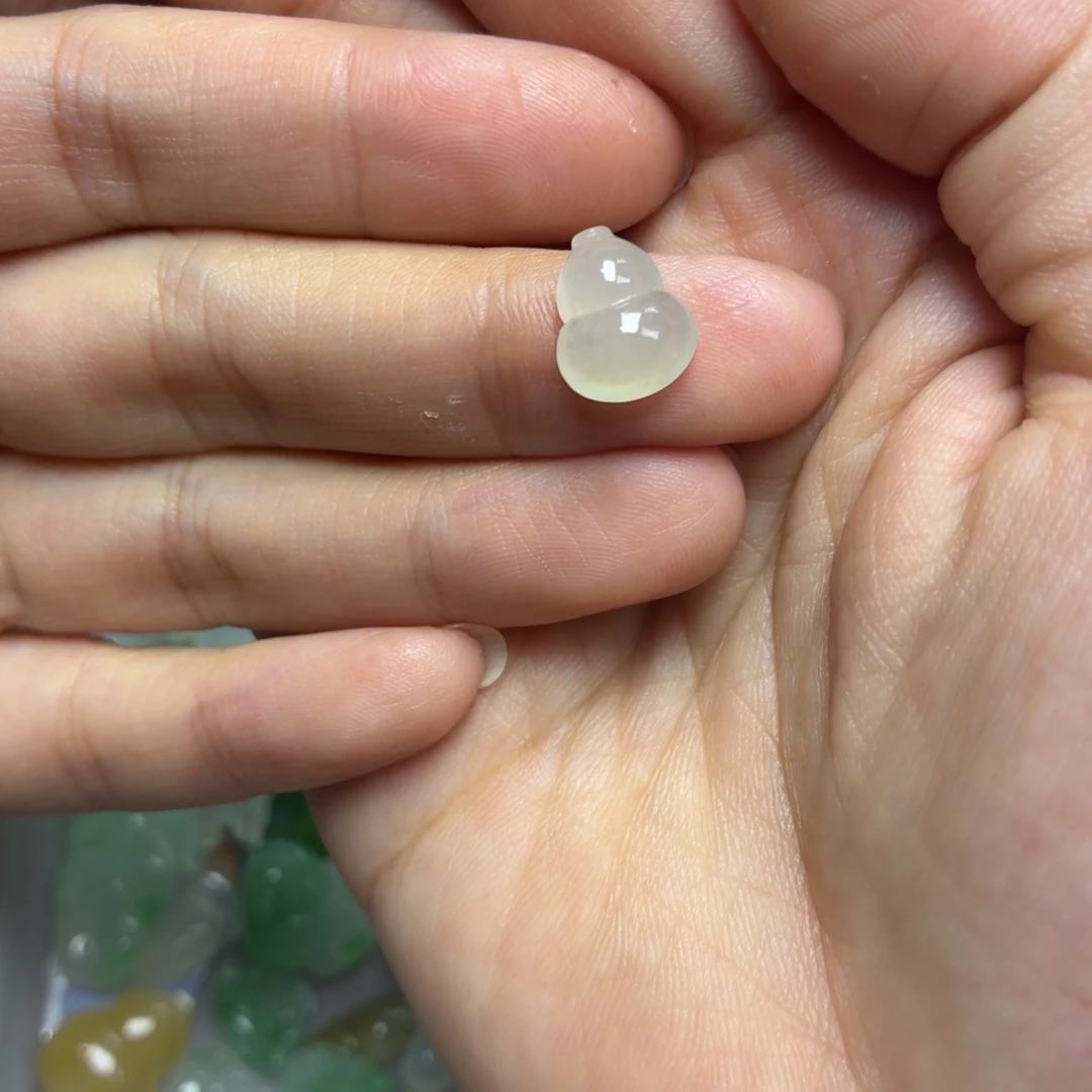 颈饰未镶嵌翡翠糯冰小葫芦