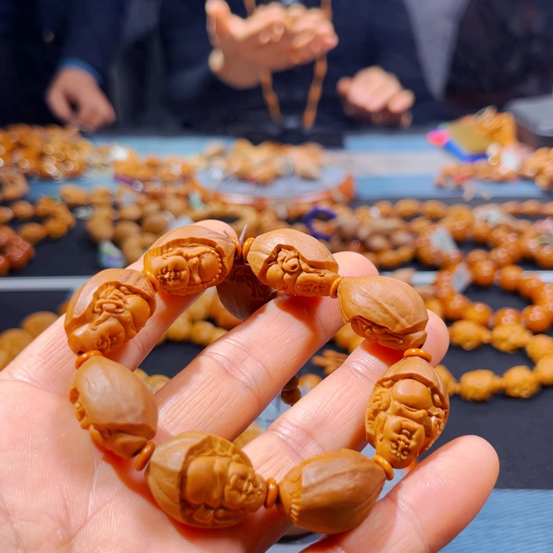 钰***儿手串橄榄核 新人在这里