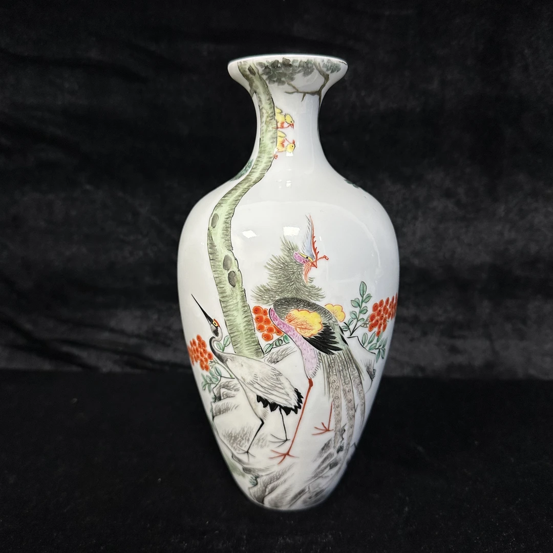 粉彩五伦图观音瓶 高24cm