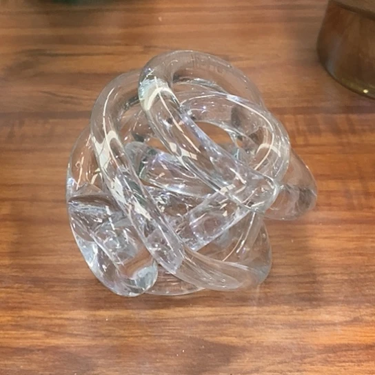 琉璃花瓶高7厘米宽7厘米