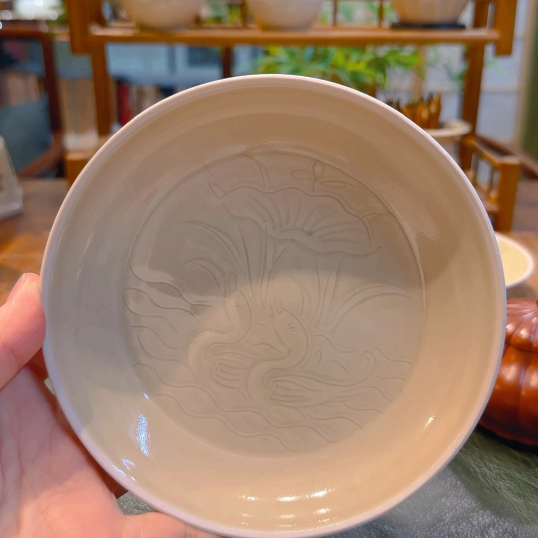 微瑕壶承 仿宋洗 莲纹游鸭 芒口 15cm