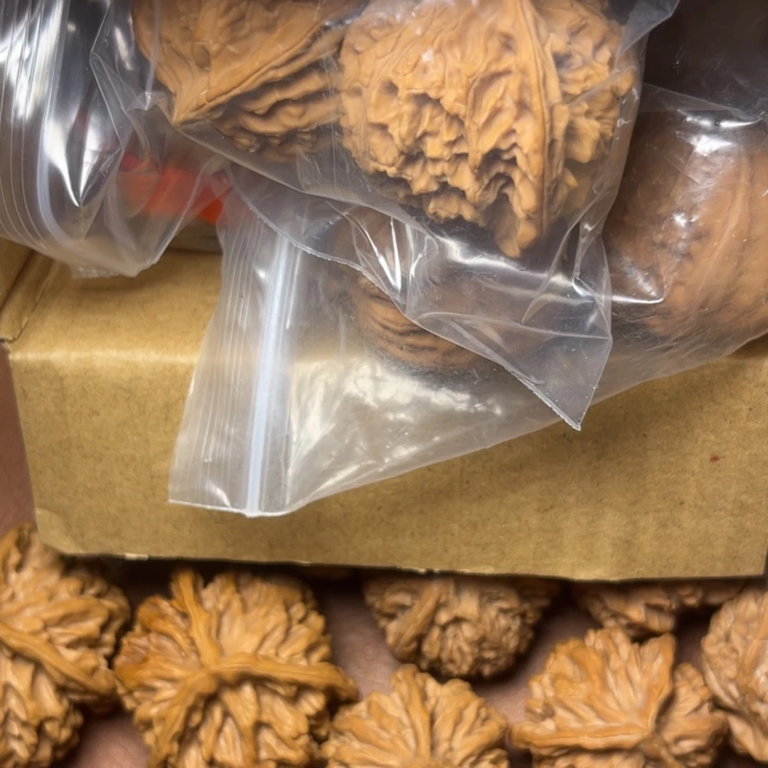 芭***啦吊坠文玩核桃文玩核桃苹果园狮子头