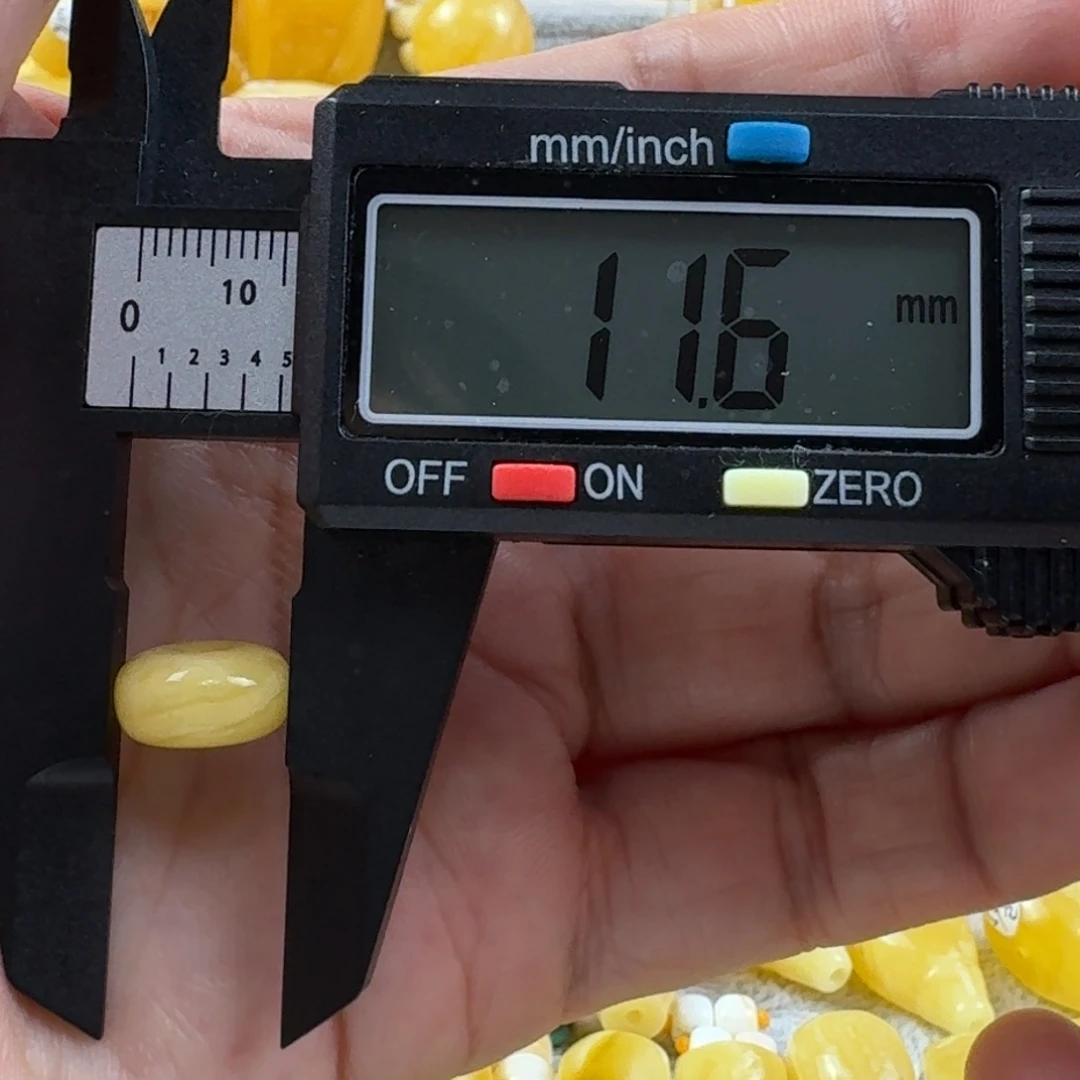 公***輝蜜蜡未镶嵌裸石15杂