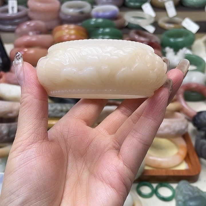 石英质玉（非洲翠）未镶嵌手镯