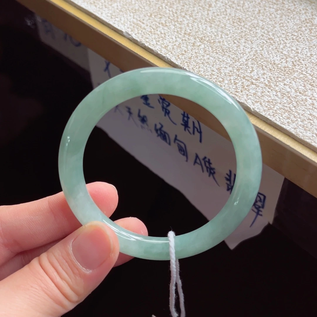 翡翠未镶嵌手镯手镯