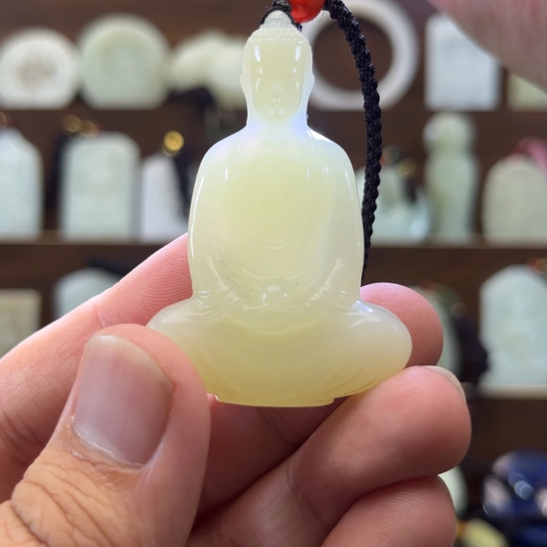 和田玉未镶嵌颈饰坐佛