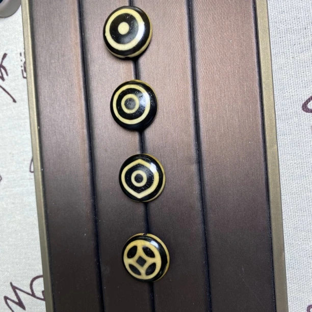 尺寸约24.5*10mm左右的天然玛瑙牙黄单珠（多样性发其一）#2192