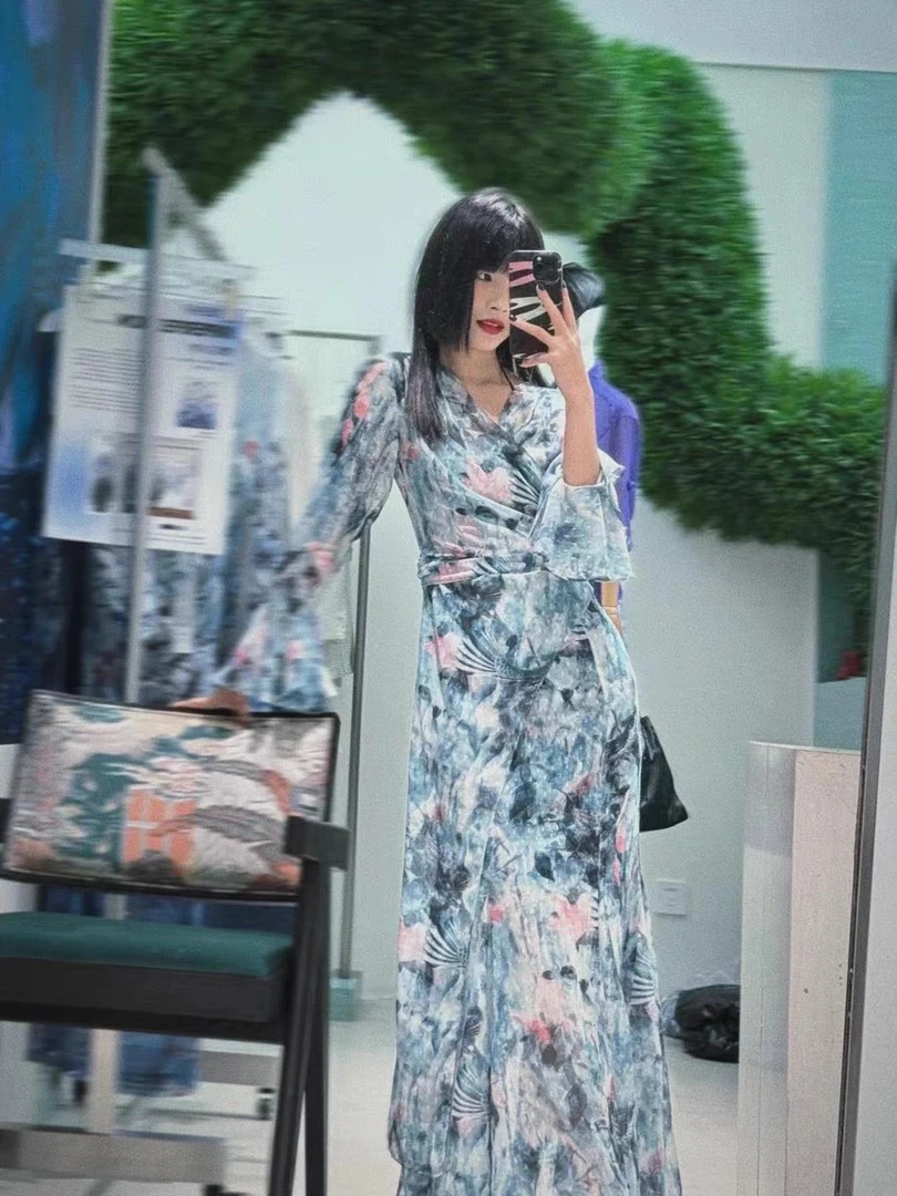 广州白马货源原创设计2025春夏优雅气质百搭立体花连衣裙