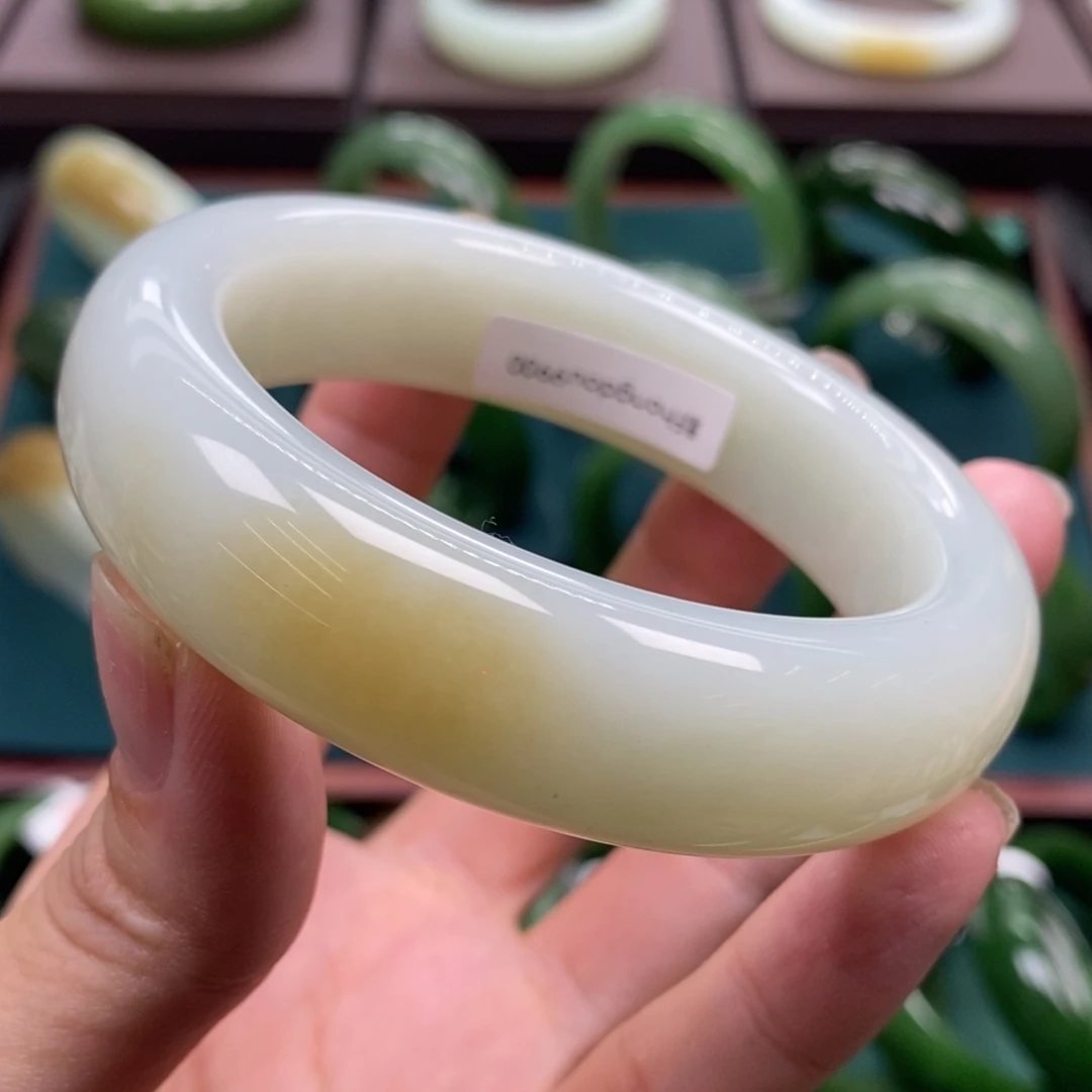 和田玉未镶嵌手镯5657