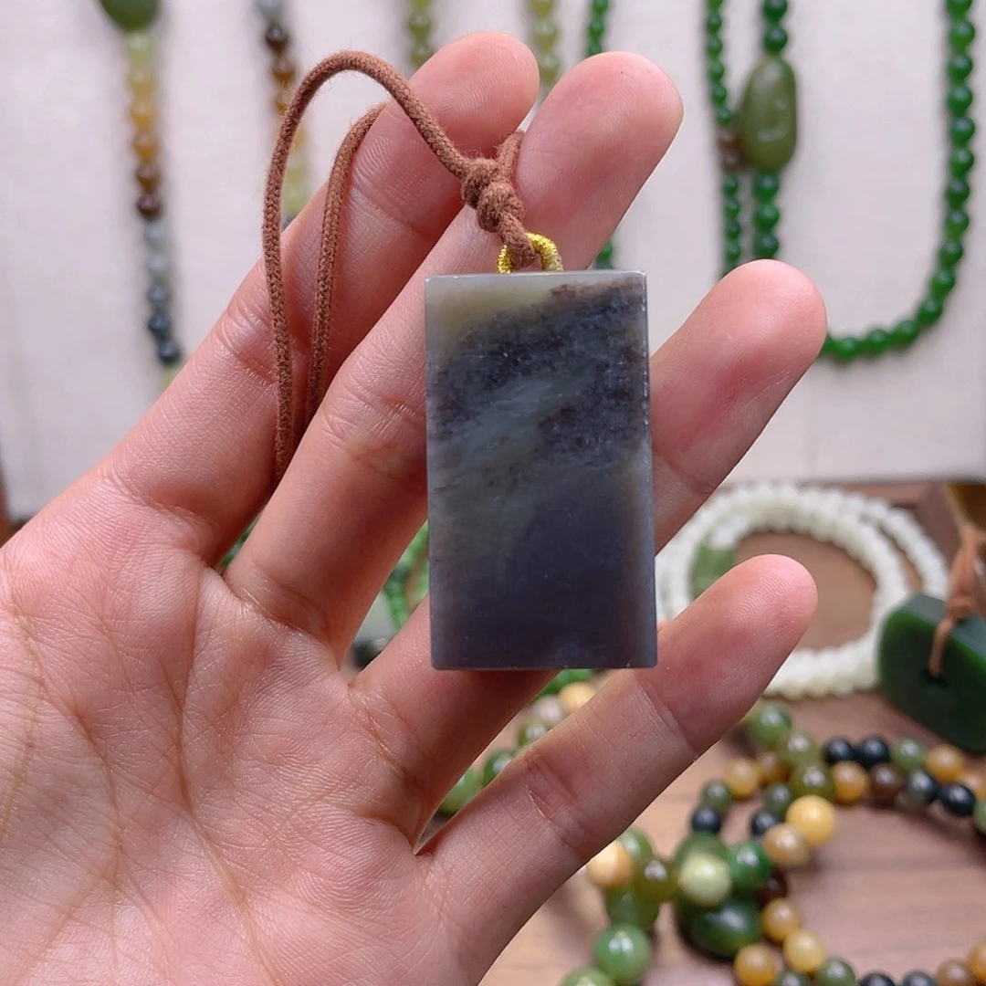 颈饰未镶嵌和田玉