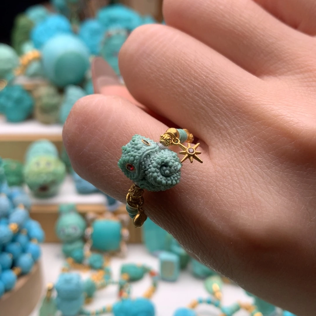 绿松石颈饰18K金镶嵌