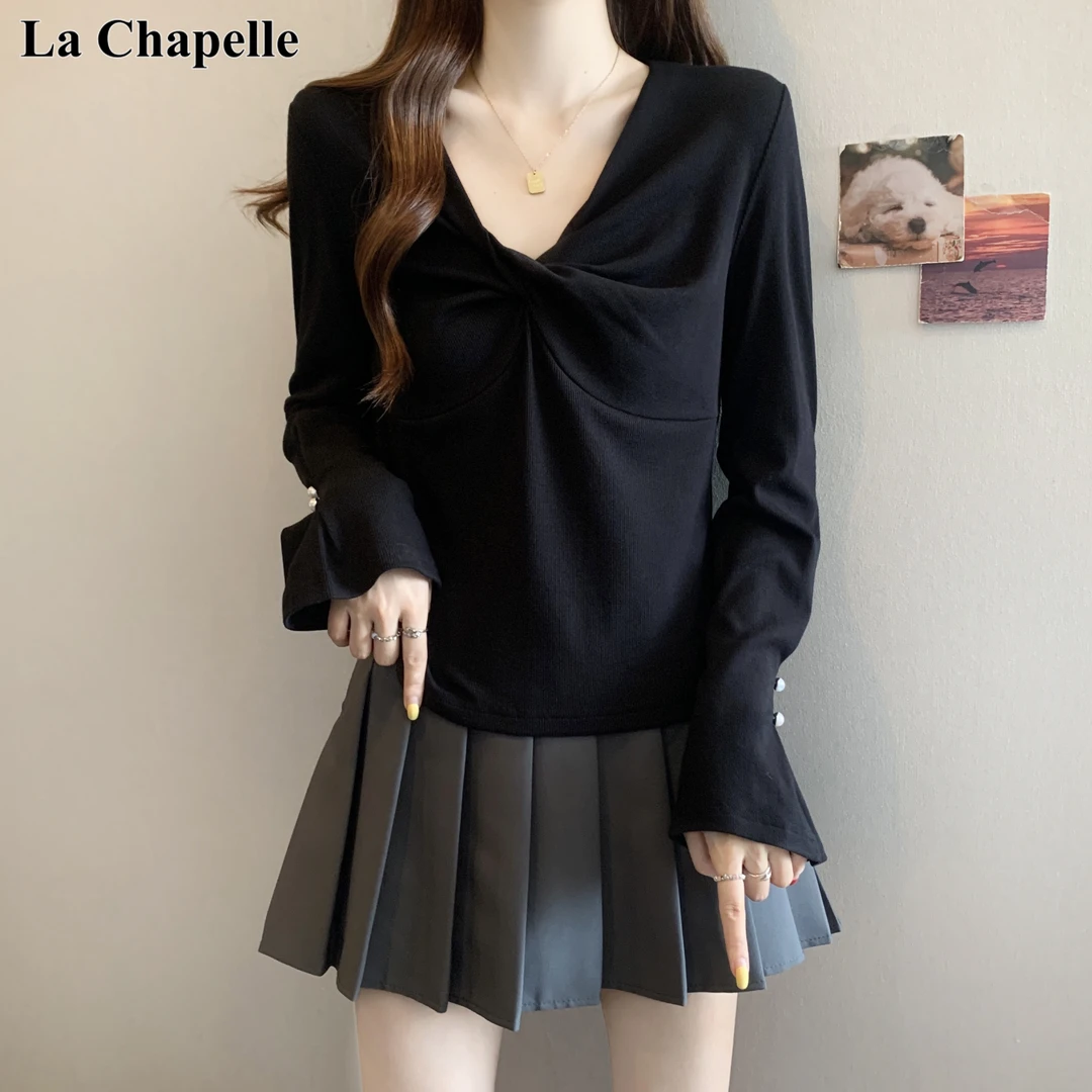 拉夏贝尔大码2025秋季大码女装黑色v领针织长袖T恤显瘦打底衫上衣
