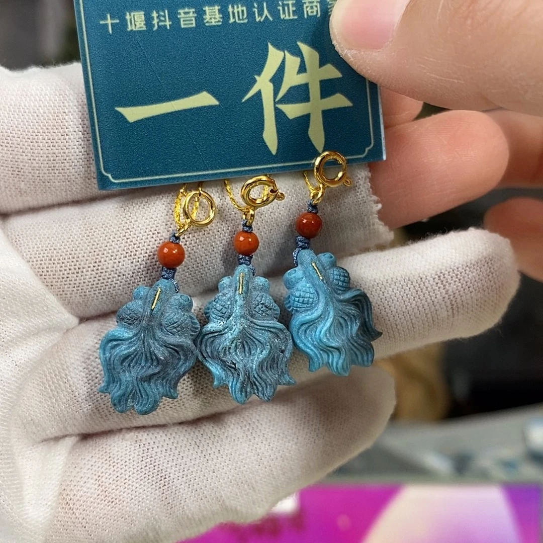 绿松石未镶嵌珠宝奇石多样性发货一个