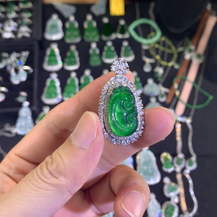 颈饰银S925镶嵌翡翠