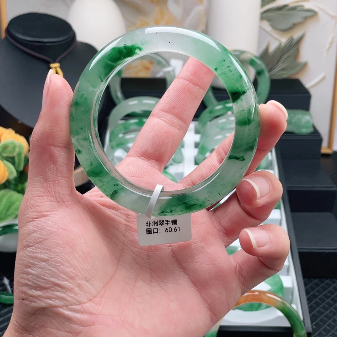 石英质玉未镶嵌手镯