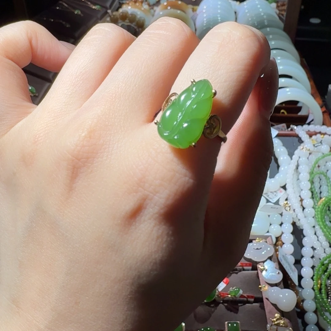 和田玉18K金镶嵌戒指