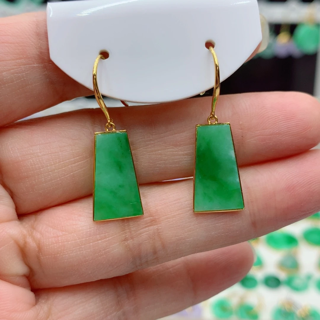 翡翠18K金镶嵌耳饰