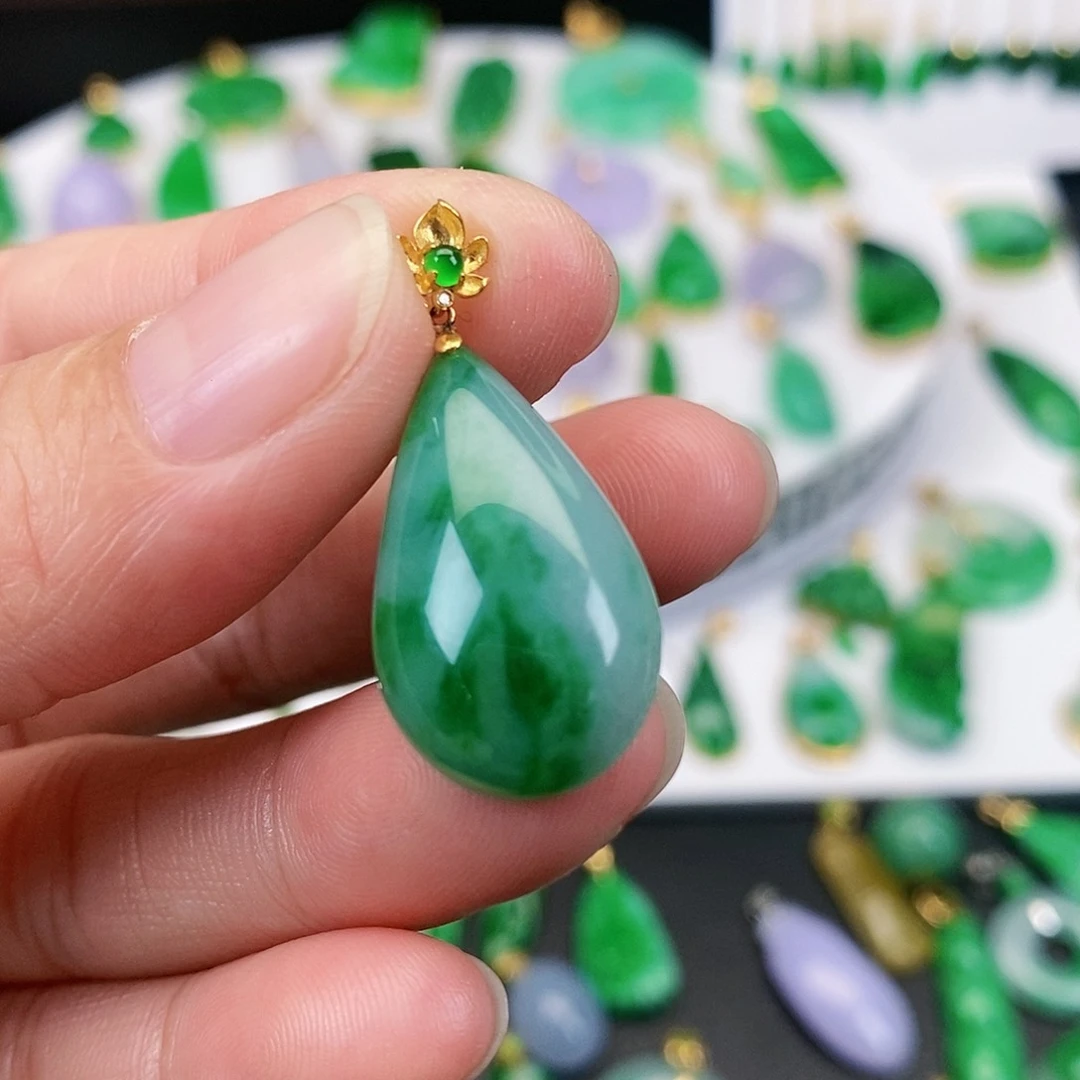翡翠吊坠(不含链)18K金镶嵌
