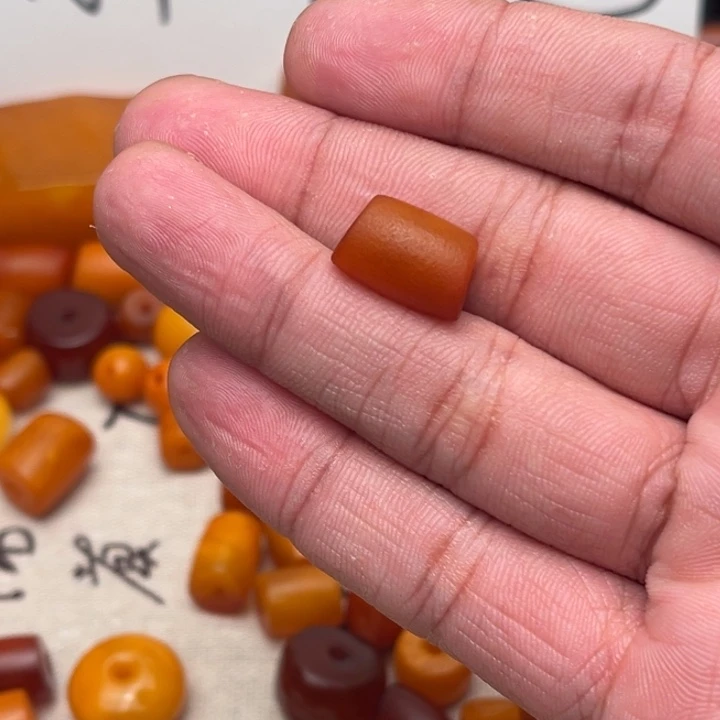 鈊***殇琥珀未镶嵌裸石蜜蜡马蹄