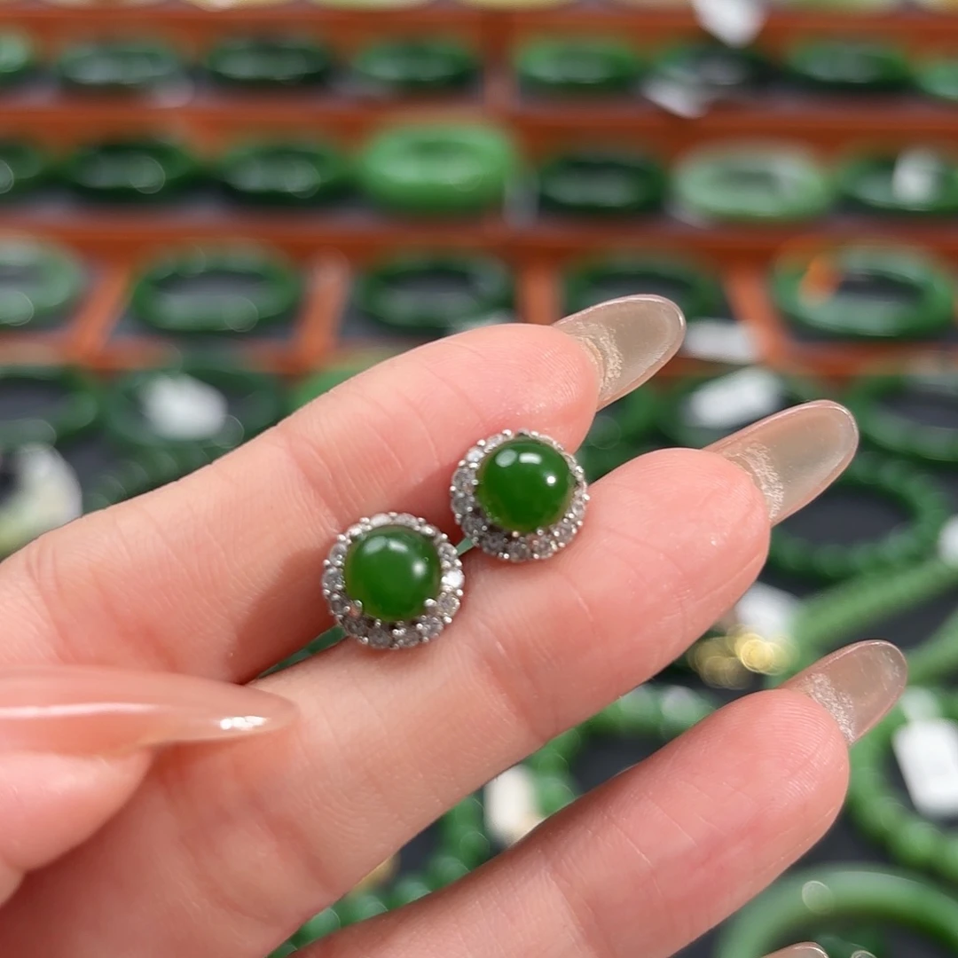 春***开和田玉未镶嵌手镯耳饰