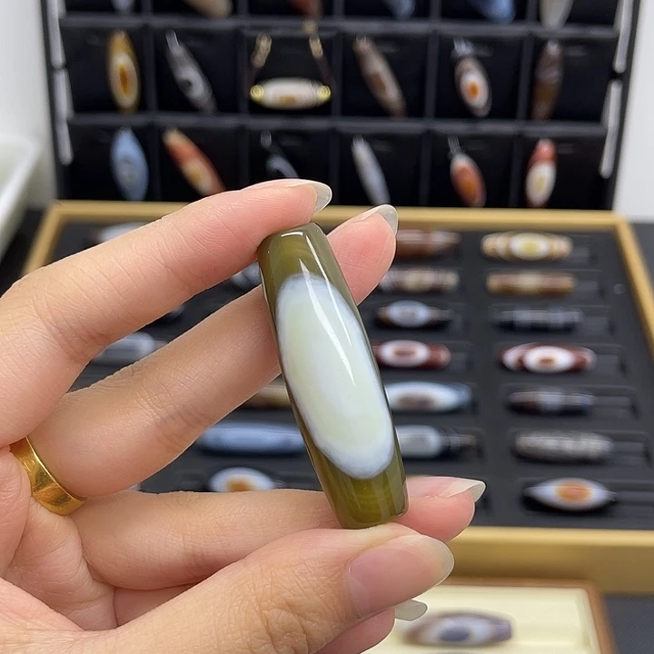 玛瑙/玉髓未镶嵌珠宝半成品