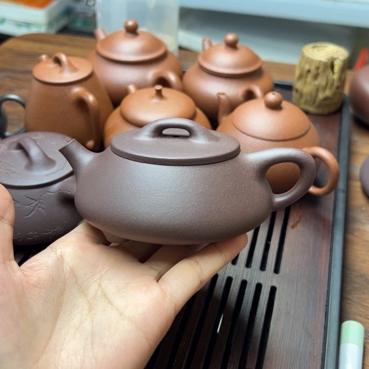 南***狐紫砂1大口盖石瓢。    160cc