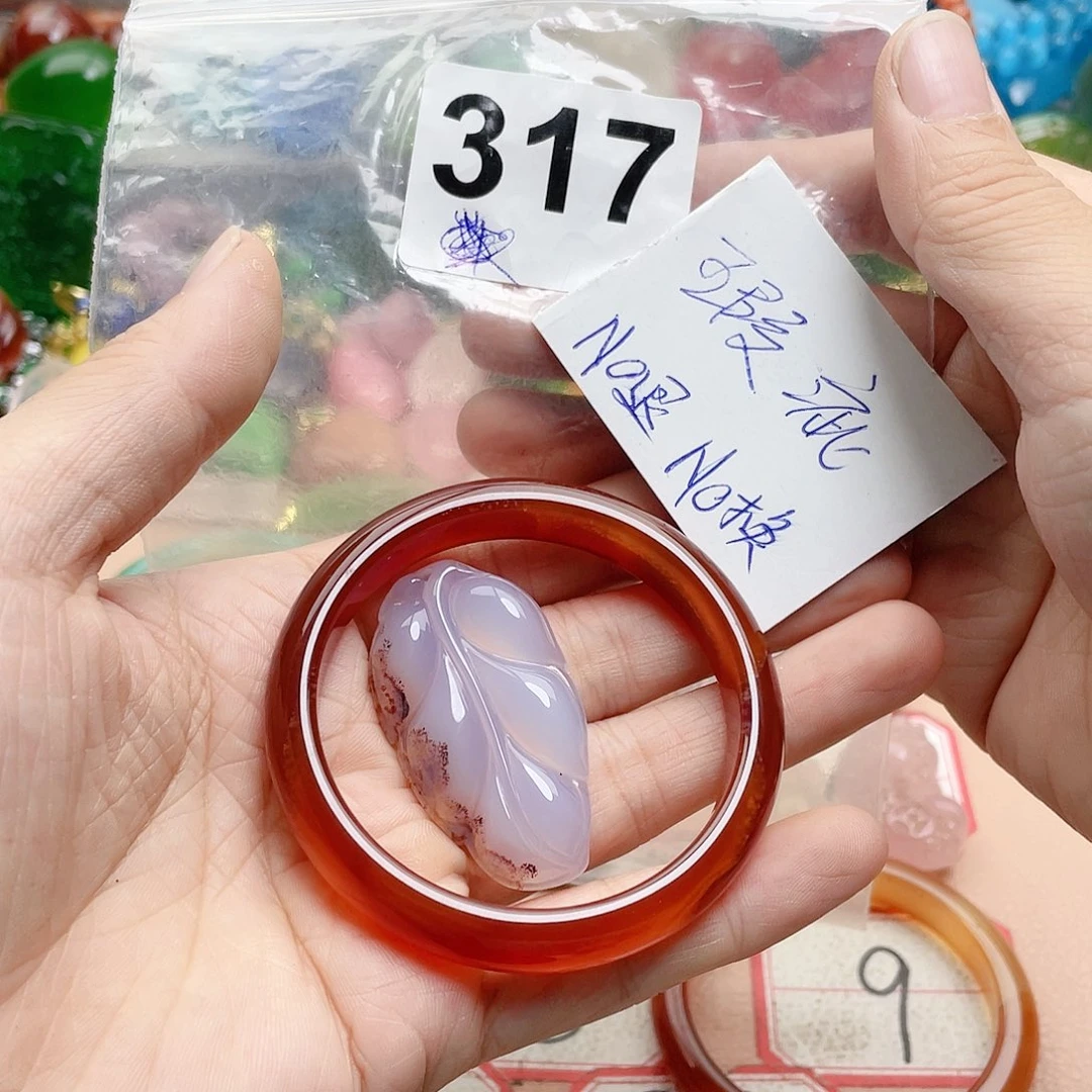 合金颈饰玛瑙/玉髓你*人