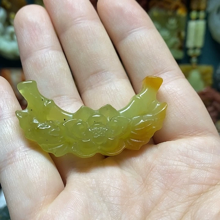 岫玉未镶嵌吊坠(赠链)