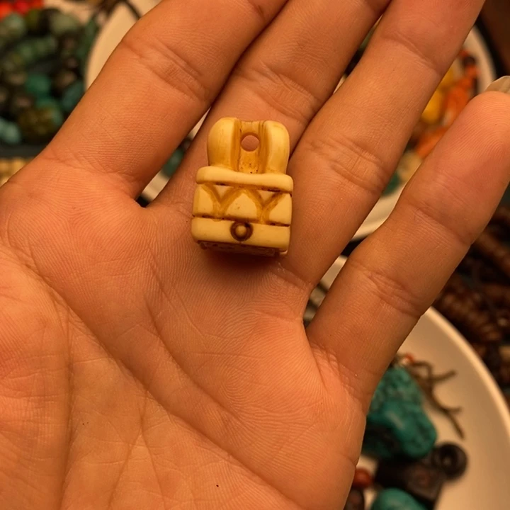 老挝石藏专扎西德勒