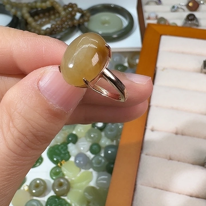 和田玉（糖玉）未镶嵌戒指有瑕疵