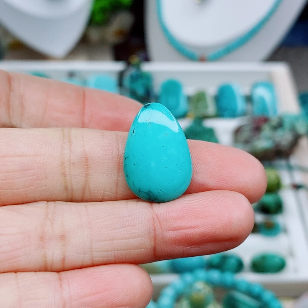 绿松石未镶嵌颈饰