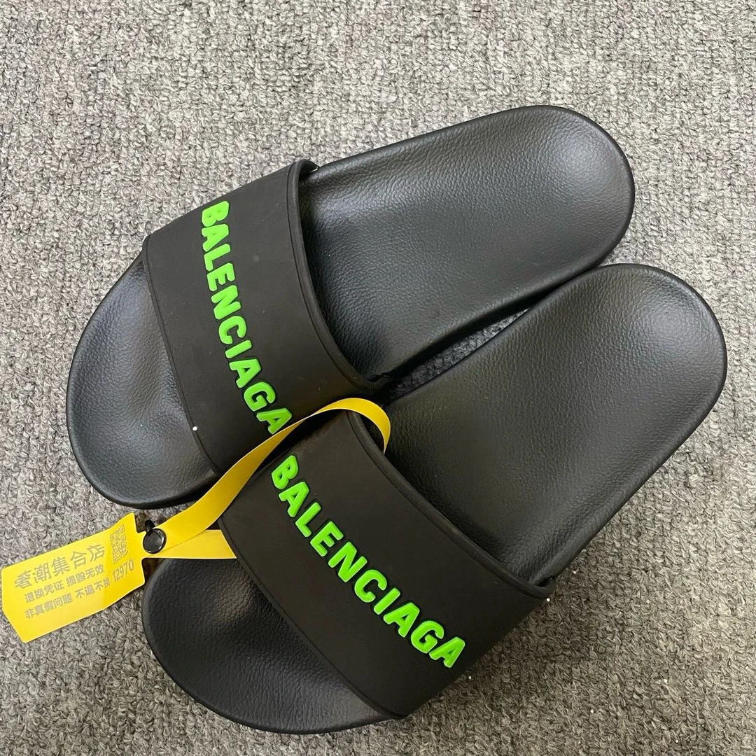 95新 Balenciaga/巴黎世家 Pool Slide舒适百搭拖鞋  35码/12970