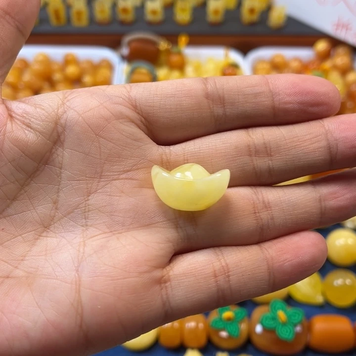 琥珀未镶嵌裸石卡21加金元宝