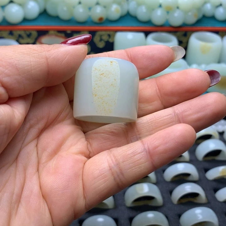 颈饰未镶嵌和田玉G****™